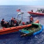 una de ellas estaba llena de migrantes cubanos