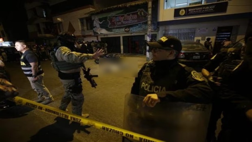 El terrible mensaje que dejaron sobre el cadáver de un venezolano acribillado en Perú