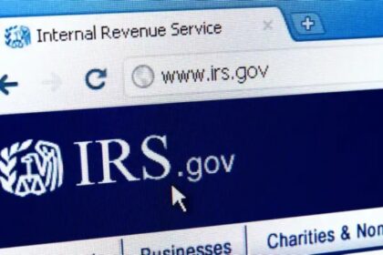 A través de un comunicado, el Servicio Interno de Impuestos (IRS, por sus siglas en inglés) emitió una alerta actualizada. En la misma, se advierte a los contribuyentes de los intentos criminales de secuestrar sus cuentas en línea. Esto, con el pretexto de crear y ofrecer ayuda en la presentación de impuestos. Entonces, ¿cómo evitar los fraudes en esta temporada de declaraciones fiscales en EEUU?