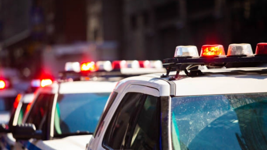 Seis personas fueron arrestadas en Maumee, Ohio (EEUU), tras ser acusadas de secuestrar y torturar brutalmente hasta casi matar a un hombre en la habitación de un hotel.  