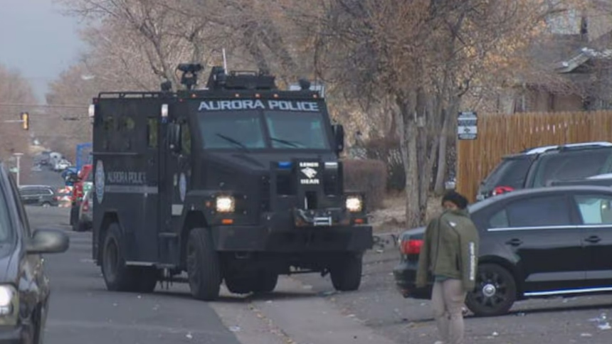 Al menos 14 personas fueron detenidas para interrogatorios después de que dos víctimas resultadas secuestradas de su casa durante la noche de este martes, 17 de diciembre, en Aurora, en Colorado (EEUU). Se trata del mismo complejo residencial azotado por presuntos miembros del Tren de Aragua.  