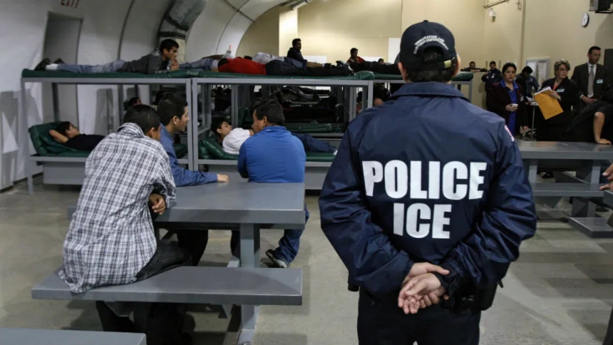 Las autoridades de Inmigración y Control de Aduanas de Estados Unidos (ICE, por sus siglas en inglés) han anunciado sanciones millonarias contra tres empresas en Denver (EEUU) por contratar migrantes indocumentados.  