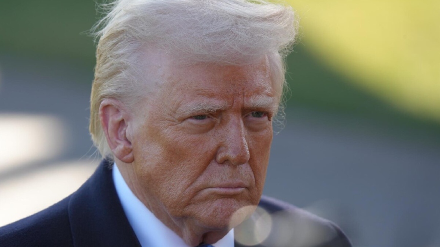 El presidente de EEUU, Donald Trump, anunció este miércoles, 26 de marzo, la imposición de nuevos aranceles a las importaciones del sector automotriz, una medida que busca fortalecer la industria nacional y reducir el déficit comercial de Estados Unidos.  