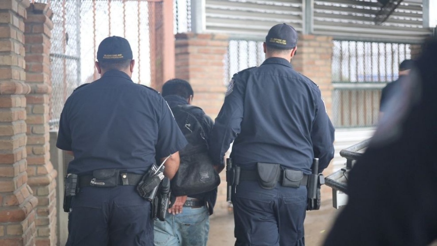 Matthew Edwin Merrill, un ciudadano estadounidense de 35 años, terminó preso en el Puerto de Entrada de Hidalgo, Texas (EEUU), por oficiales de Aduanas y Protección Fronteriza (CBP, por sus siglas en inglés).  