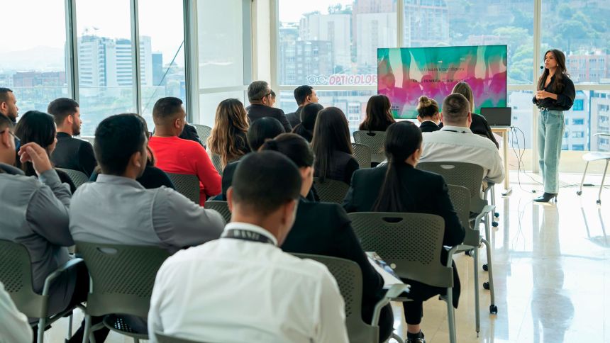 Galería Avanti impulsa el crecimiento integral de sus colaboradores con un taller de finanzas