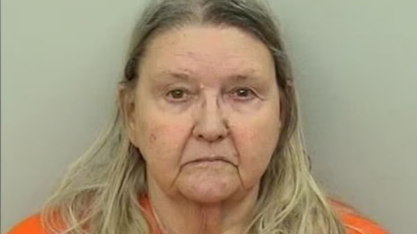 En un giro sorprendente, Alice Marie Rollinson Bunch Idlett, de 75 años, ha sido arrestada por el asesinato de su bebé Earl Dwayne Bunch III, ocurrido hace más de cinco décadas en EEUU.  