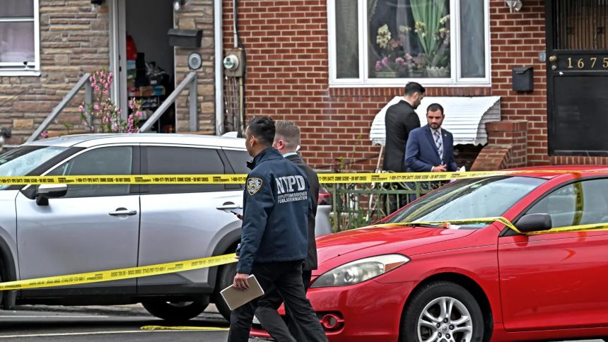 TERROR EN NUEVA YORK: Apuñaló a sus sobrinas con un cuchillo de carnicero antes de ser detenido por la policía