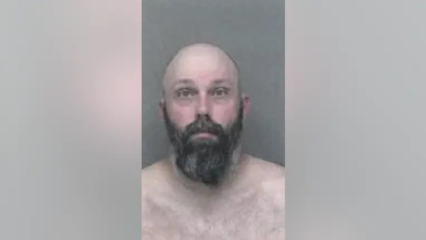 William Johnson, expastor de la iglesia 242 Community Church en Brighton, Michigan (EEUU), ha conmocionado a su comunidad tras declararse culpable de colocar una cámara oculta en un baño de uso interno.  