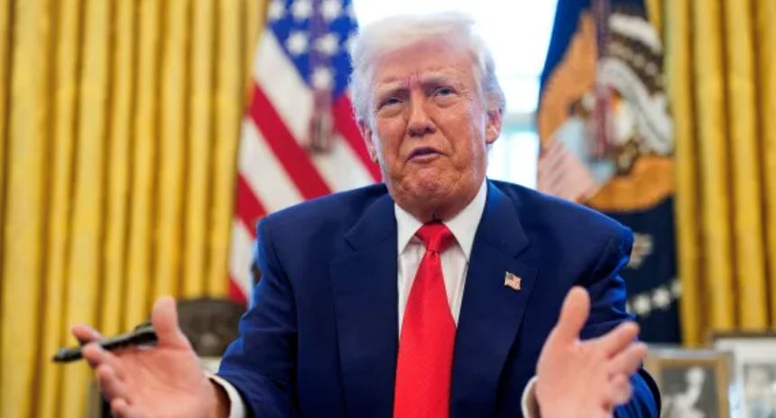 El presidente de EEUU, Donald Trump, anunció la imposición de un arancel del 100 % a todas las películas producidas fuera del país, una medida que busca frenar lo que él considera la “destrucción” de la industria cinematográfica estadounidense.  