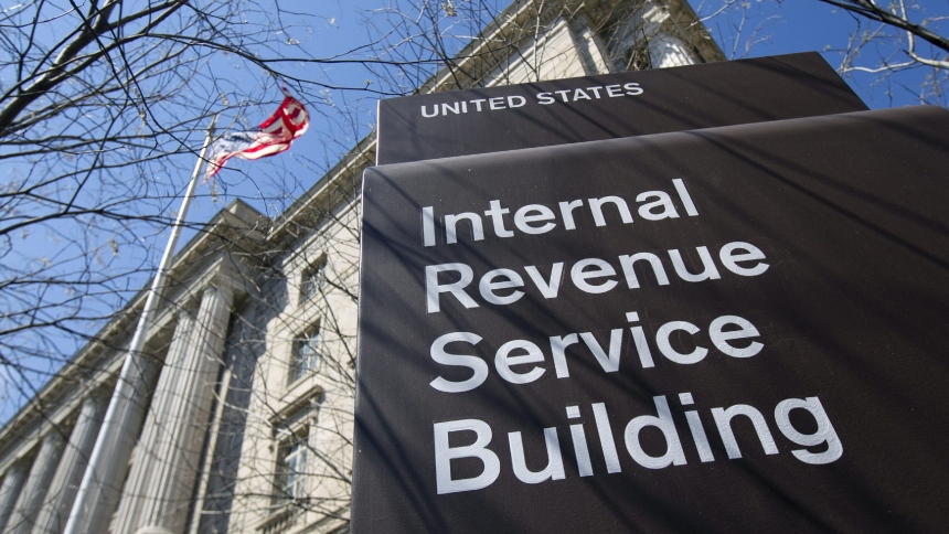 El Servicio de Impuestos Internos (IRS, por sus siglas en inglés) anunció una nueva ronda de cheques de estímulo de hasta $1.400 dólares.  
