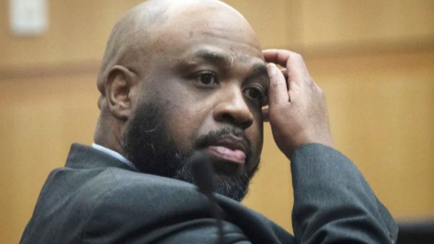 En un veredicto que sacudió a la comunidad de Phoenix, en Arizona, Cleophus Cooksey Jr., de 43 años, finalmente terminó declarado culpable de ocho asesinatos cometidos durante un lapso de tres semanas a finales de 2017, incluyendo a su propia madre, Rene Cooksey, y su padrastro, Edward Nunn, lo que ha intensificado la indignación pública.  