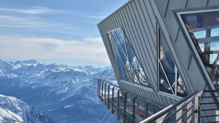 La sorprendente falla que dejó atrapadas a más de cien personas en los Alpes Italianos