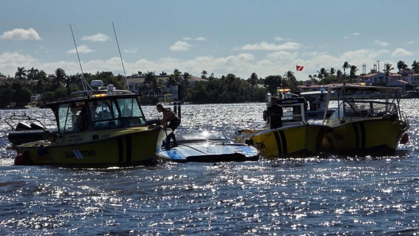 Tres muertos y una sobrevivió en estado crítico dejó vuelco de un catamarán en el río Caloosahatchee, en Florida (EEUU), en una tragedia ocurrida cerca del Cape Coral Yacht Club.  