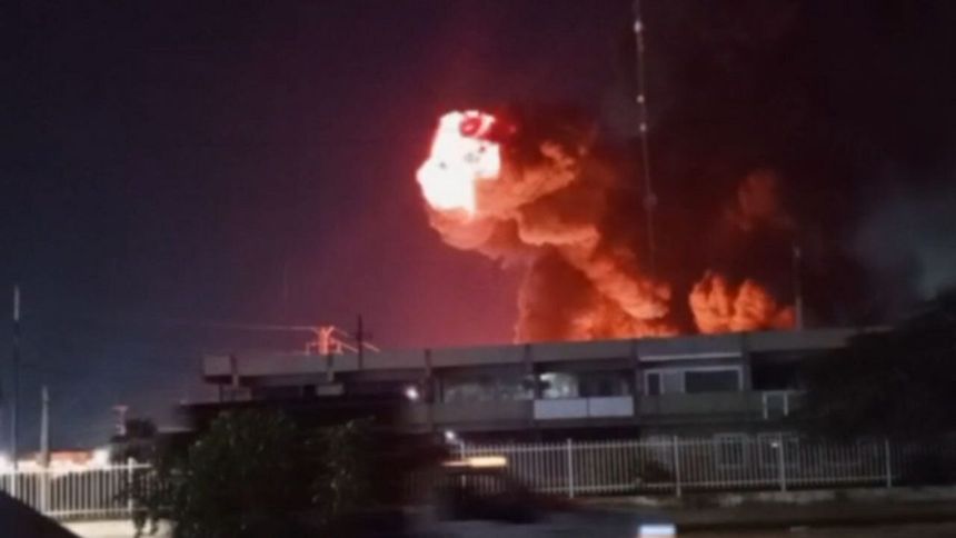 Planta química incendiada en Venezuela niega haber sido blanco de ataque de Trump