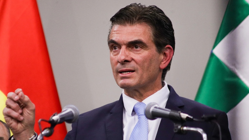 Paz dice que quienes "robaron" a Bolivia "pagarán sus penas", tras encarcelamiento de Arce